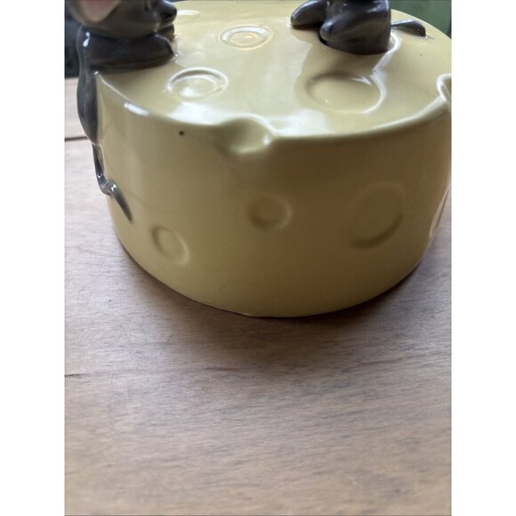 Vintage Cute Kitsch Cheese Butter Cover Lid Only Mice Playing Ceramic Retro - Picture 5 of 7